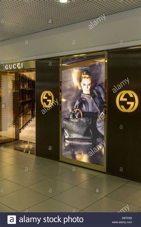 rome airport gucci